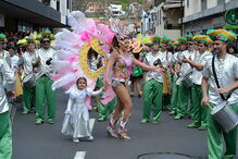 Samba, matrafonas, saloias, caretos... de norte a sul do País celebrou-se o Carnaval