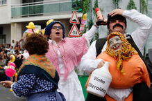 Samba, matrafonas, saloias, caretos... de norte a sul do País celebrou-se o Carnaval
