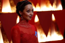 A atriz Ruth Negga, uma das nomeadas da noite