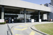 Bebé foi retirado à mãe no Hospital Pedro Hispano, após decisão da CPCJ