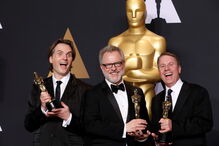 2017-02-27_08_10.18 2017-02-27T034627Z_267275230_HP1ED2R0AHETG_RTRMADP_3_AWARDS-OSCARS.JPG