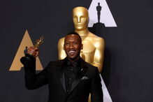 2017-02-27_08_10.24 2017-02-27T035945Z_752690613_HP1ED2R0B3KVG_RTRMADP_3_AWARDS-OSCARS.JPG