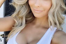 Emily Sears sem pudor no Instagram