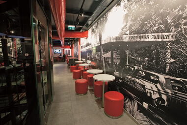 Illinois, Portugal, Montijo, Almada, Joana Vasconcelos, Double, artes, cultura e entretenimento, Porto, Steak' n Shake