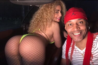 Sá Leão, o "Ministro do Sexo" com os seus secretários e secretárias de Estado. Série para adultos é um sucesso