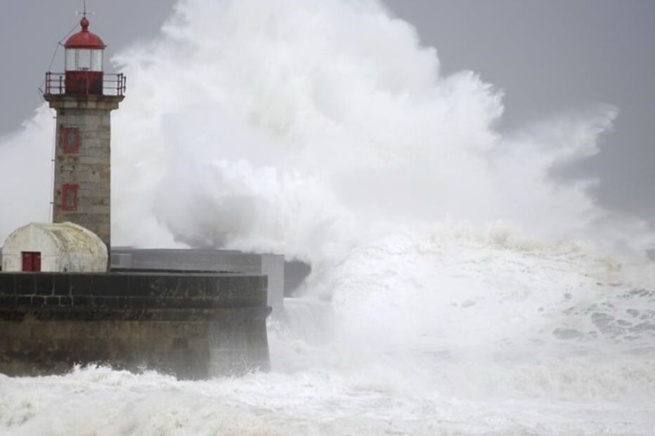 Portugal, Marinha, IPMA, Instituto do Mar e da Atmosfera, Marinha Portuguesa e da Autoridade Marítima Nacional, meteorologia, economia, negócios e finanças, transportes, transporte marítimo e fluvial, política