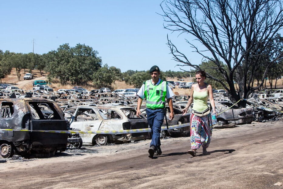 Incêndio deflagrou no parque de estacionamento do festival