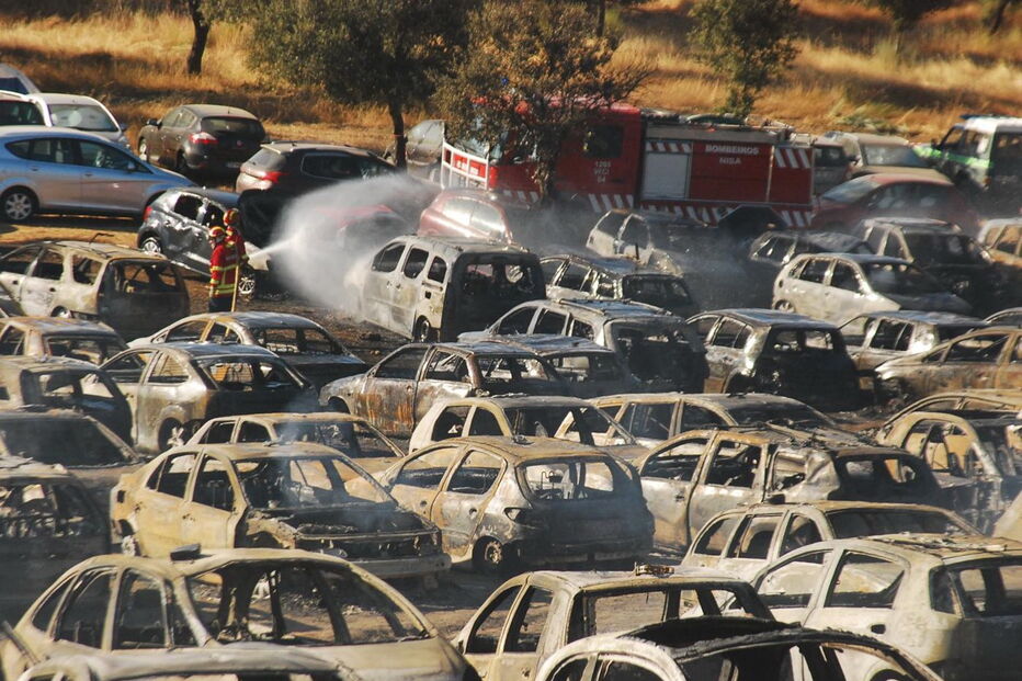 Incêndio deflagrou no parque de estacionamento do festival