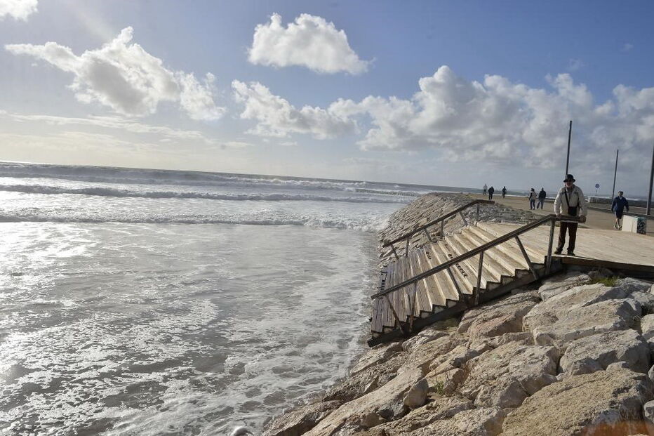Costa da Caparica, Almada, Polícia Marítima, Porto de Lisboa, Proteção Civil, meteorologia