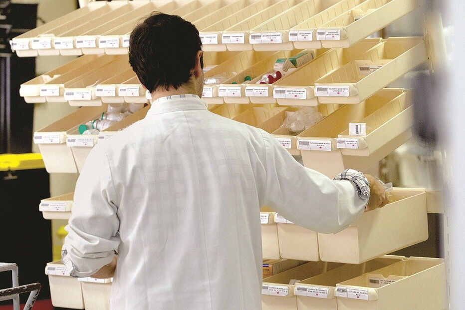 pneumonia, remédios, abastecimento, antibióticos, saúde, farmácias, doentes