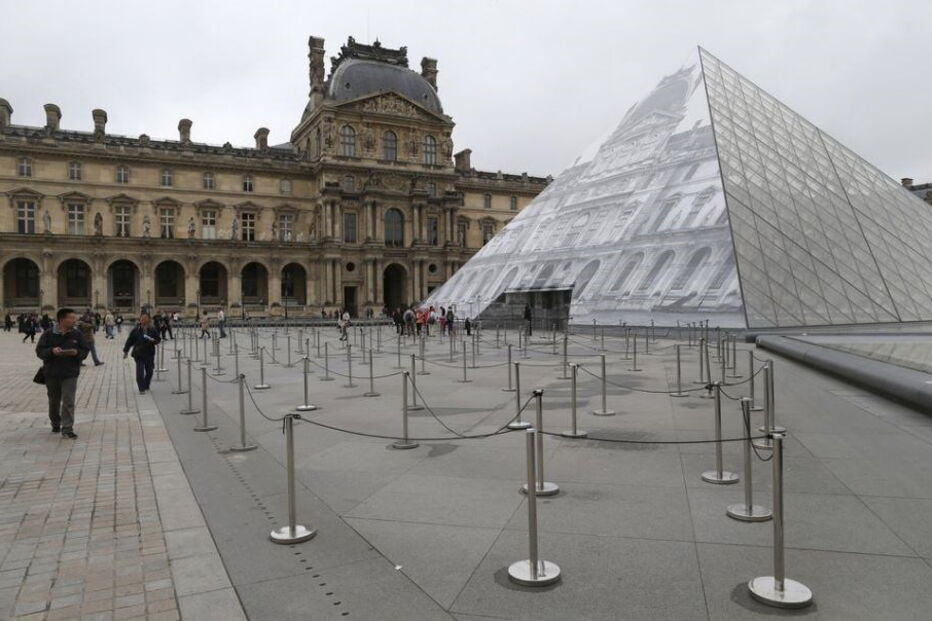 03-02-2017_09_28_51 louvre.JPG