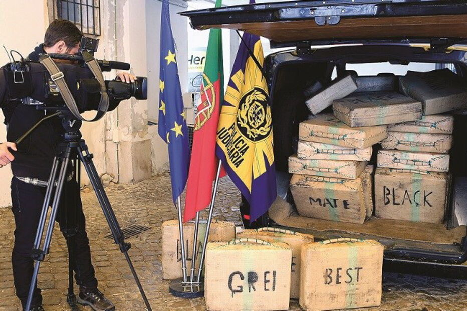 Tavira, Tribunal de Faro, PJ, Polícia Marítima e da Unidade, Controlo Costeiro, GNR, Quatro Águas, Marrocos, BMW