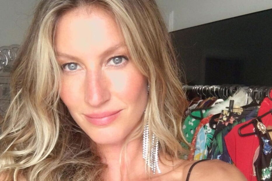 Gisele Bündchen deslumbra nas redes sociais