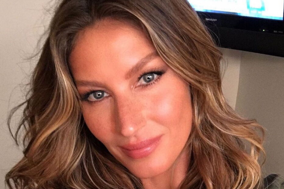 Gisele Bündchen deslumbra nas redes sociais
