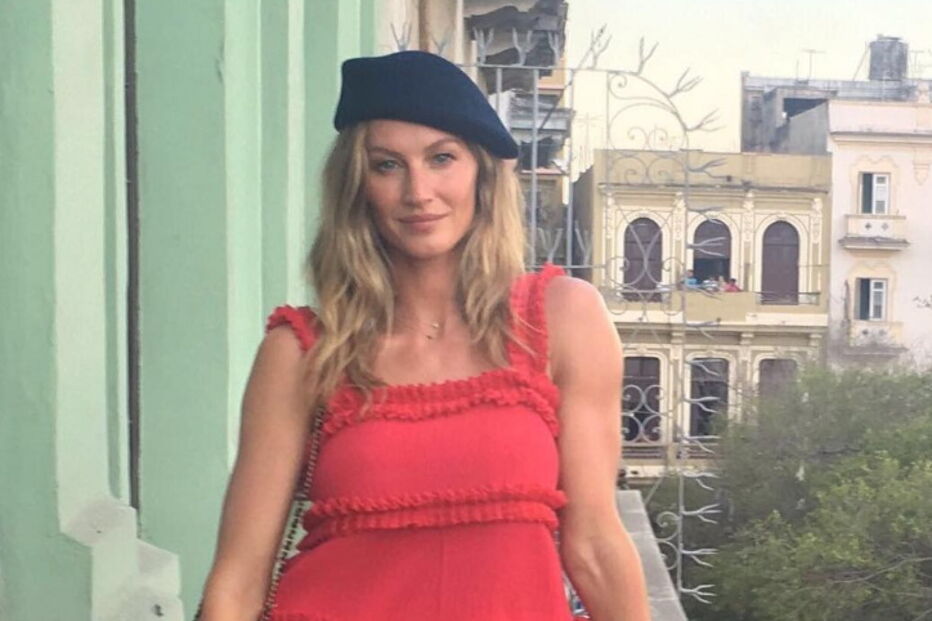 Gisele Bündchen deslumbra nas redes sociais