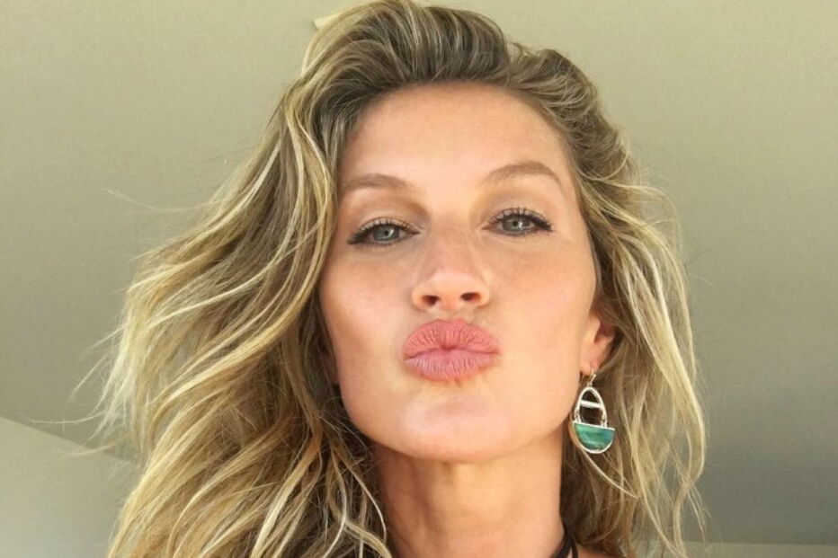 Gisele Bündchen deslumbra nas redes sociais