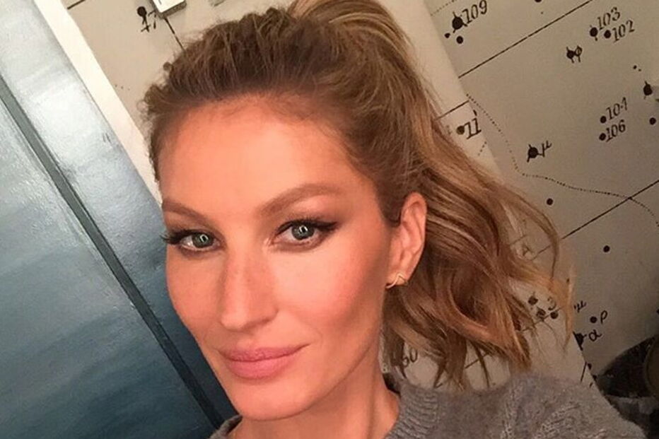 Gisele Bündchen deslumbra nas redes sociais