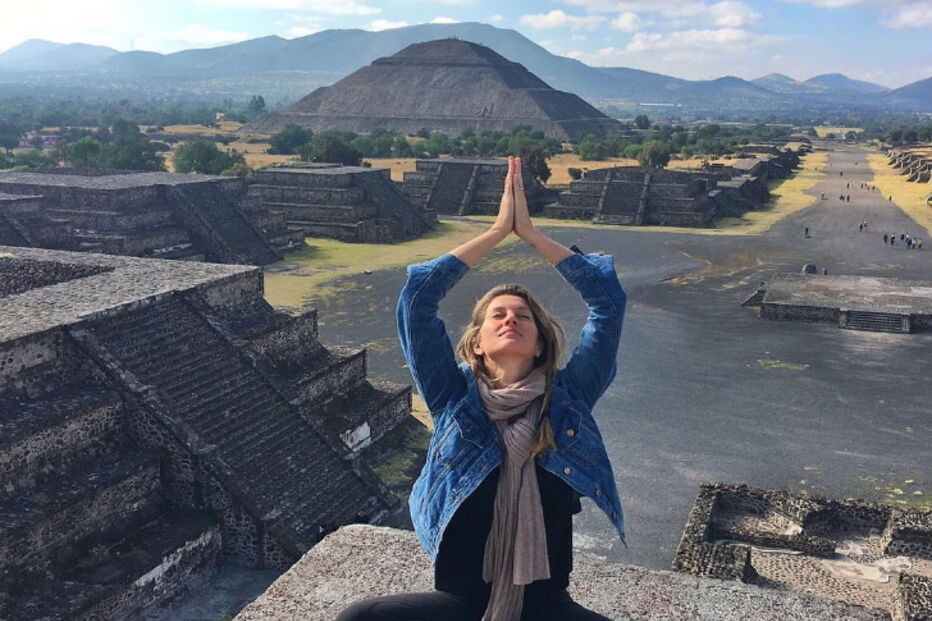 Gisele Bündchen deslumbra nas redes sociais