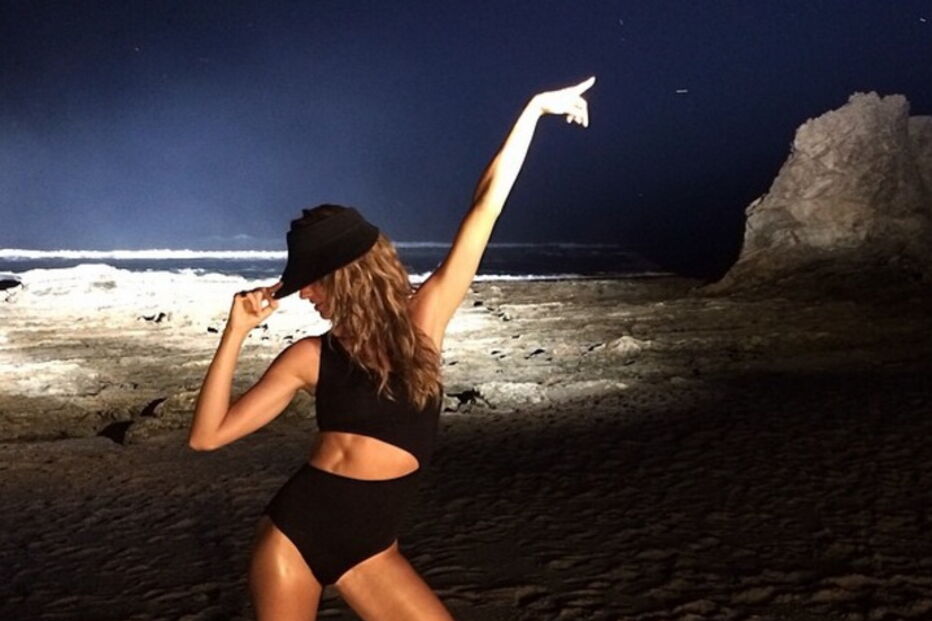 Gisele Bündchen deslumbra nas redes sociais