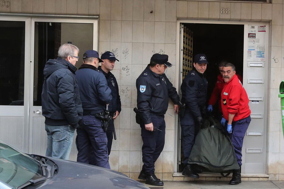 Homem morre ao cair de telhado em Rio Tinto