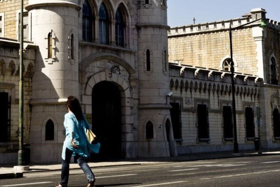 cadeia, prisão, droga, prostituição, sexo, cozinheira, lisboa, reclusos, celas, Estabelecimento Prisional de Lisboa, faxineiro