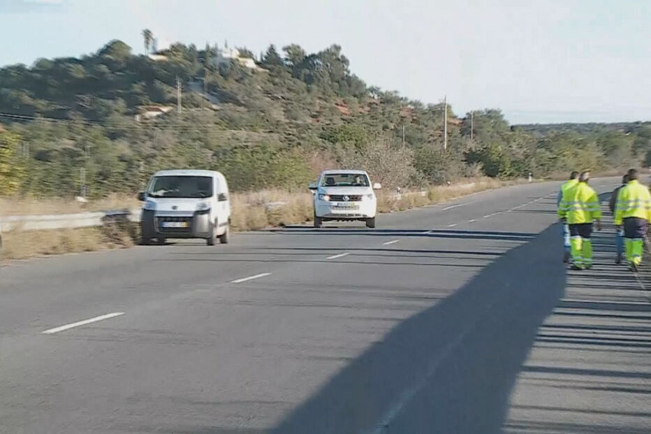 A vítima estaria a andar a pé desde Olhão quando foi colhida por um camião que saía da A22