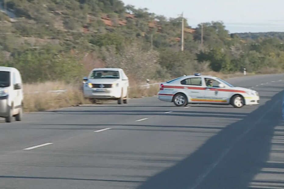 A vítima estaria a andar a pé desde Olhão quando foi colhida por um camião que saía da A22