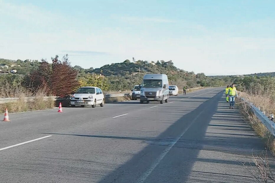 A vítima estaria a andar a pé desde Olhão quando foi colhida por um camião que saía da A22
