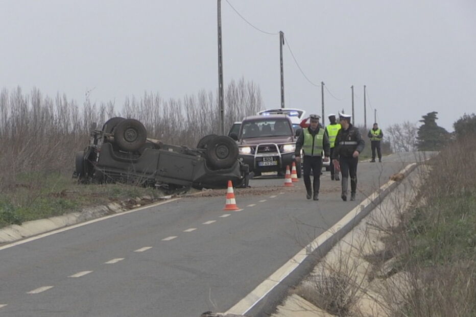 Jipe do Regimento de Estremoz despistou-se em Sousel