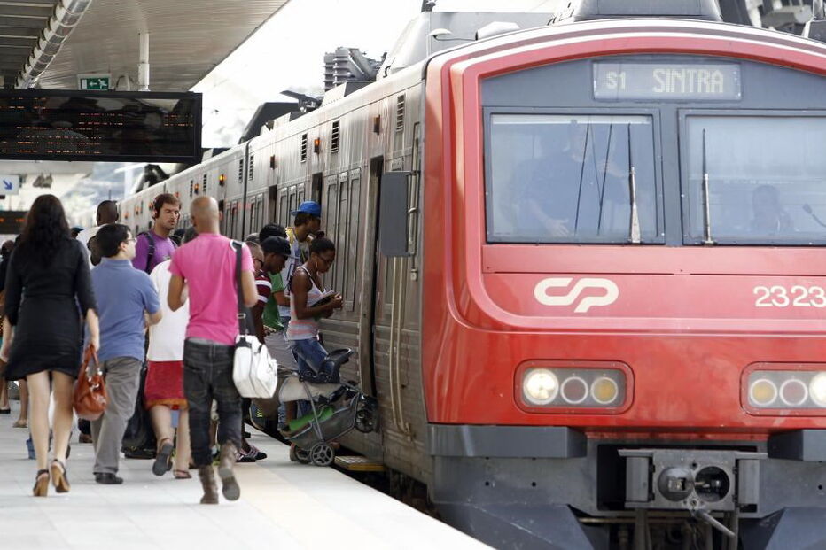 comboio, linha de sintra, assaltos, passageiros