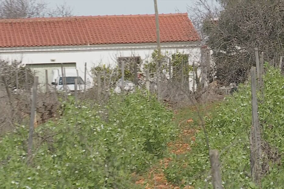 Corpo de Álvaro Paderna, de 84 anos, foi encontrado em casa, na Guia