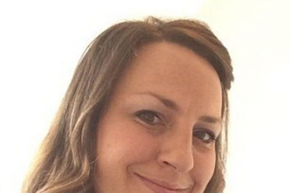 Amanda Tompkins levava os menores para casa e fazia sexo em grupo com eles