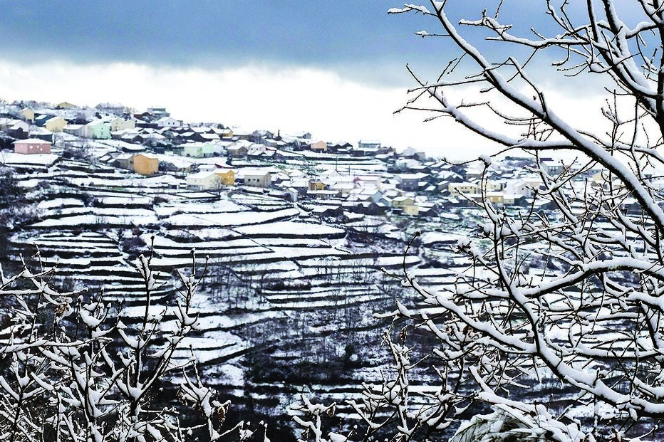 Queda de neve na serra do Montemuro