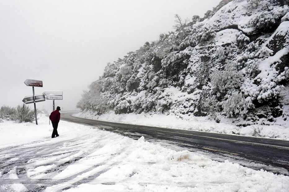 Neve congestionou algumas estradas