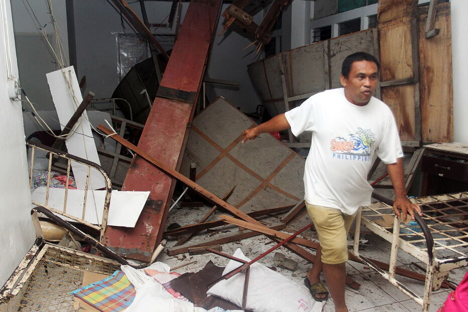 Autoridades declararam estado de catástrofe em Surigao, onde inúmeros edifícios e infraestruturas, como duas pontes, sofreram fortes danos