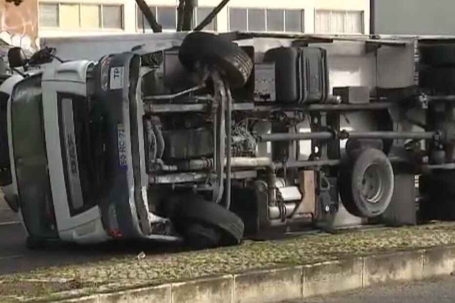 12-02-2017_15_35_12 carrinha.jpg