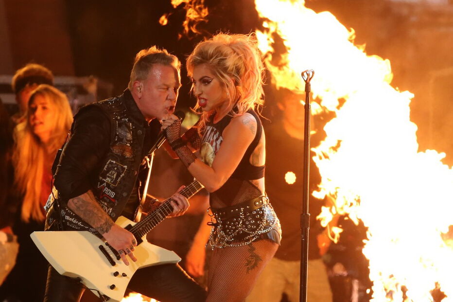 13-02-2017_09_31_50 2017-02-13T032633Z_1931291843_HP1ED2D09K8SA_RTRMADP_3_AWARDS-GRAMMYS.JPG