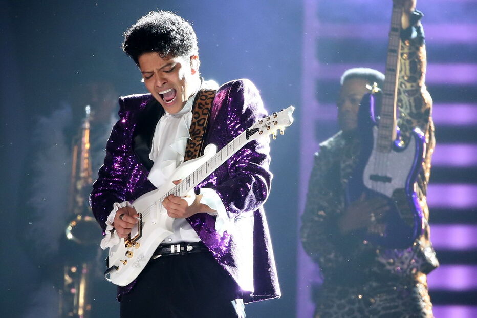 13-02-2017_09_31_51 2017-02-13T040558Z_905324069_HP1ED2D0BDXTU_RTRMADP_3_AWARDS-GRAMMYS.JPG