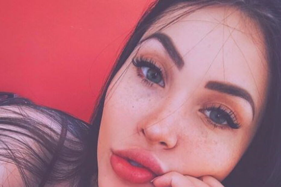 Conheça Cláudia Alende, a Megan Fox brasileira