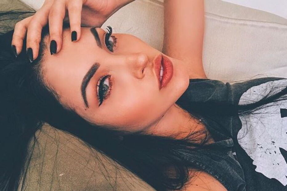 Conheça Cláudia Alende, a Megan Fox brasileira