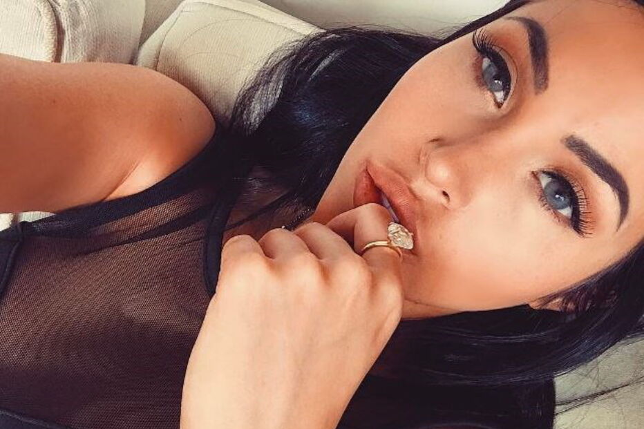 Conheça Cláudia Alende, a Megan Fox brasileira