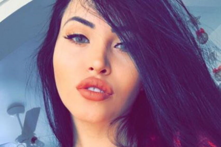 Conheça Cláudia Alende, a Megan Fox brasileira