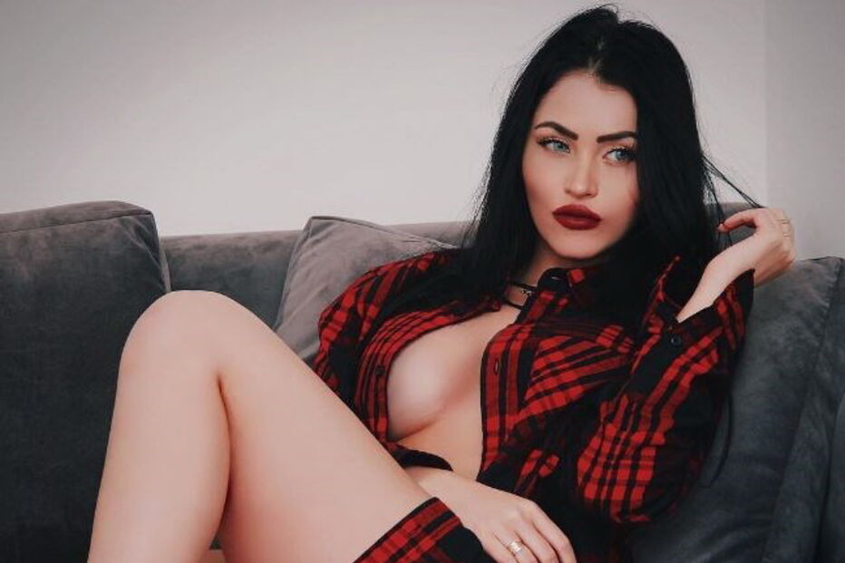 Conheça Cláudia Alende, a Megan Fox brasileira