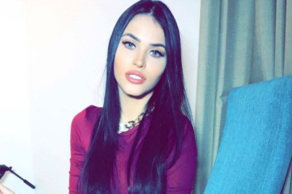 Conheça Cláudia Alende, a Megan Fox brasileira