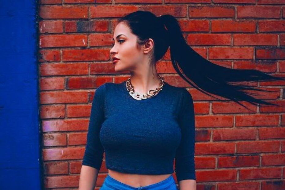 Conheça Cláudia Alende, a Megan Fox brasileira