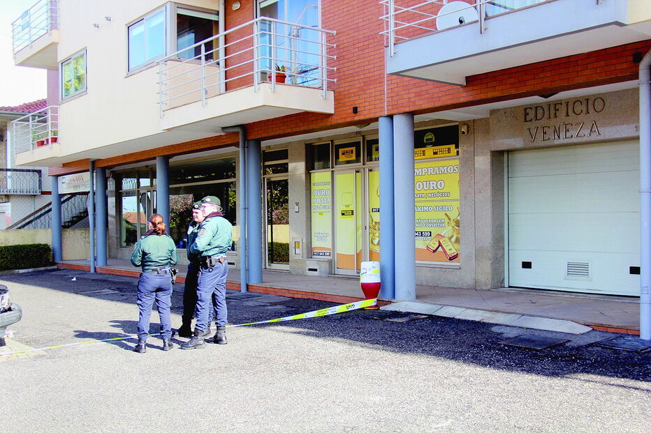 Grupo preparava assalto a loja de compra e venda de ouro da Western Union quando foi surpreendido pela GNR  