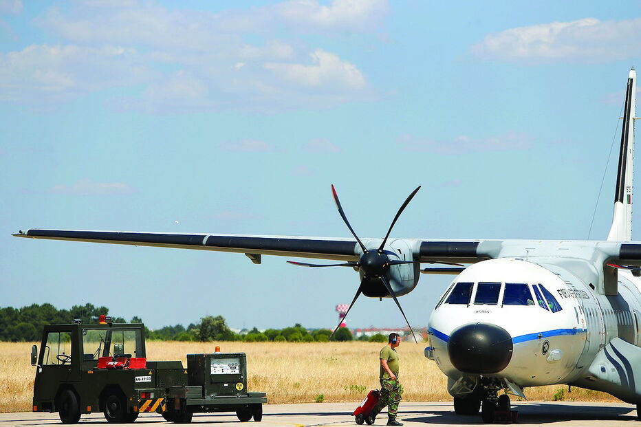 Na base aérea do Montijo vão coexistir atividades militares e civis   