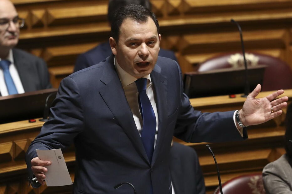 PSD, CDS-PP, PS, BE, PCP, António Domingues, Luís Montenegro, Nuno Magalhães, Caixa Geral de Depósitos, CGD, economia, negócios e finanças, política, partidos e movimentos