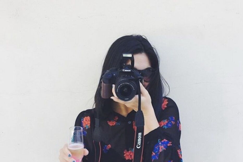 Allison Ramirez criou perfume com fluidos vaginais, rosa, cedro e almíscar sintético