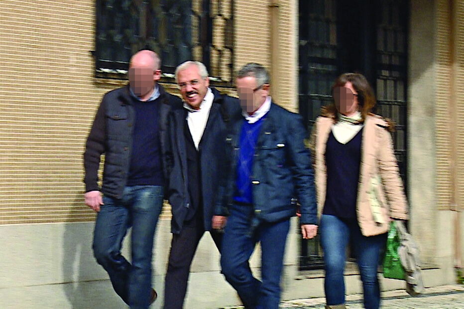 António Vilela, presidente da câmara de Vila Verde à saída da Polícia Judiciária de Braga  